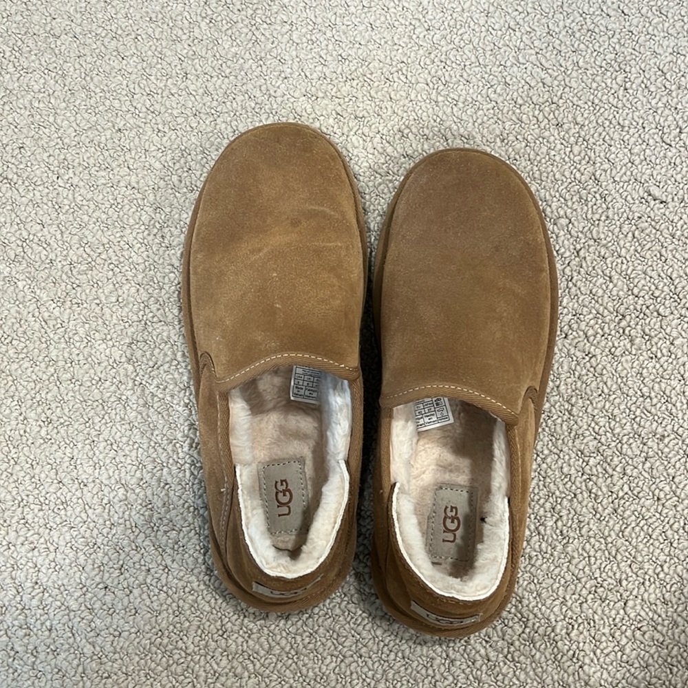 Men’s Ugg Slipper- size 9